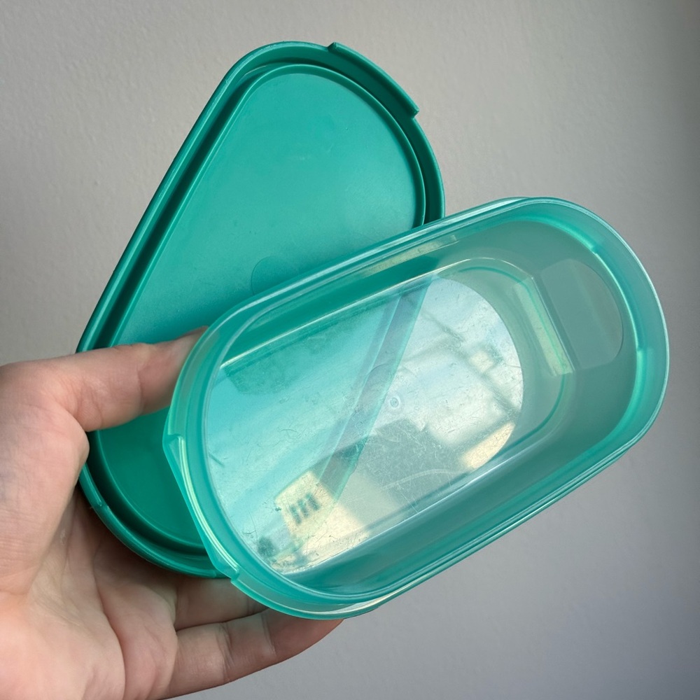 Tupperware Vintage Teal Plastic Oval Food Storage Container 1958-1 Japan Made